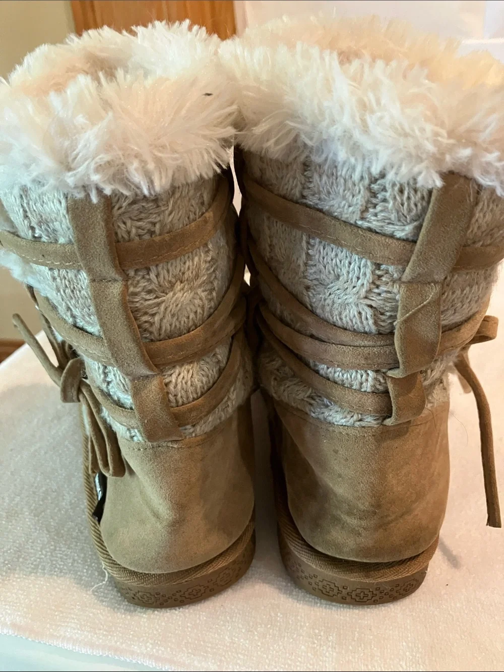 Muk Luks Essential Women’s 8 Clemetine Pull on Cable Knit Upper Winter Boots